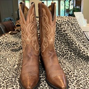 Tony Lama Boot size 8, excellent condition , worn 2 times